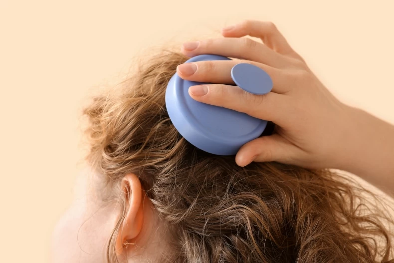 Nhổ tóc không làm giảm đi lượng tóc bạc chị em áp dụng 4 mẹo sau để tóc đen nhánh và bóng khỏe - 6