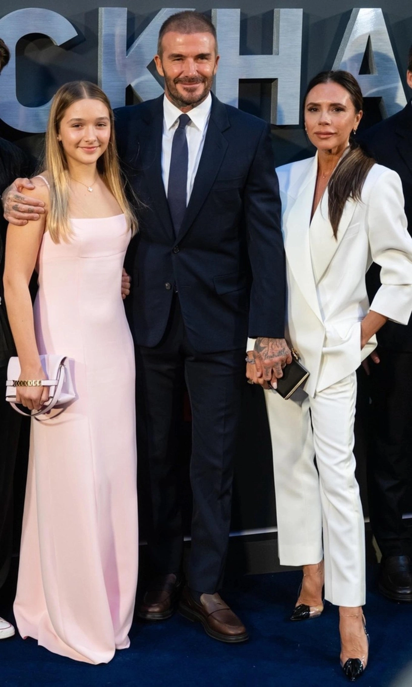Những em bé hot nhất hollywood một thời harper backham vẫn là công chúa suri cruise bị ghẻ lạnh đến nỗi bỏ họ cha - 3