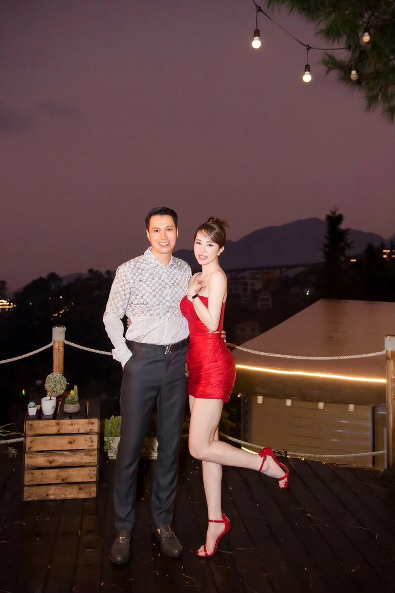 Những khoảnh khắc tình bể bình của nam nsưt và cá sấu chúa quỳnh nga trước khi bị bắt gặp về cùng chung cư - 14