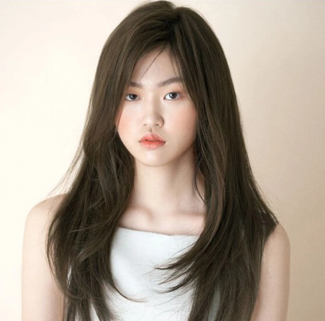 Những kiểu tóc dài siêu phù hợp cho cô nàng mặt vuông - 2