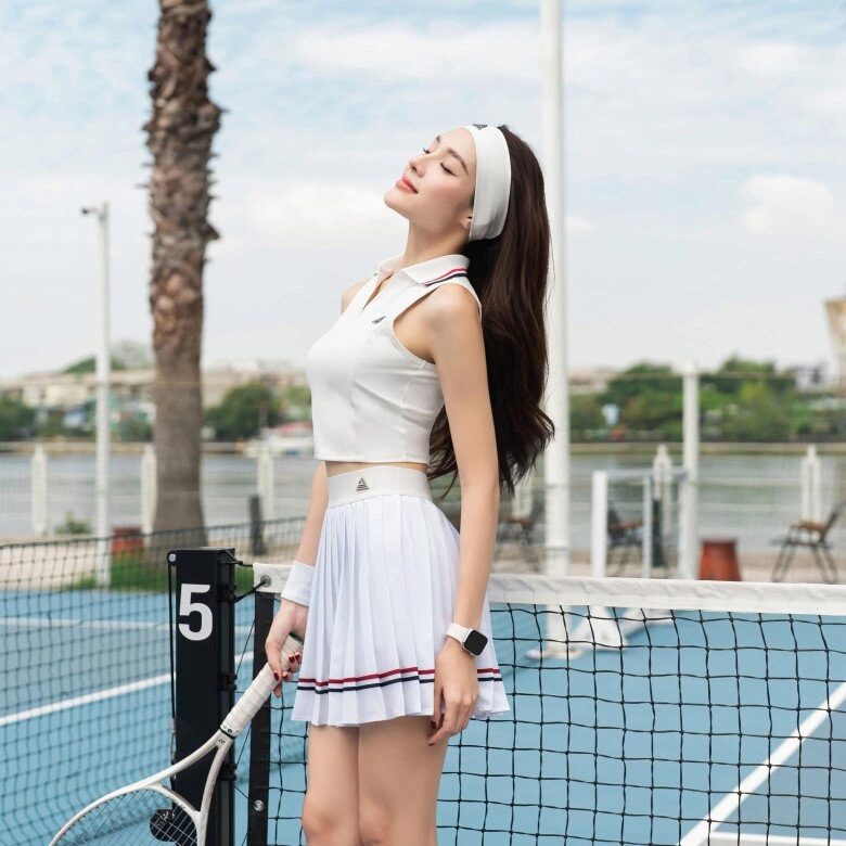 Những nàng hậu từng sở hữu hình xăm táo bạo của vbiz có người phải xoá gấp để đi thi - 7