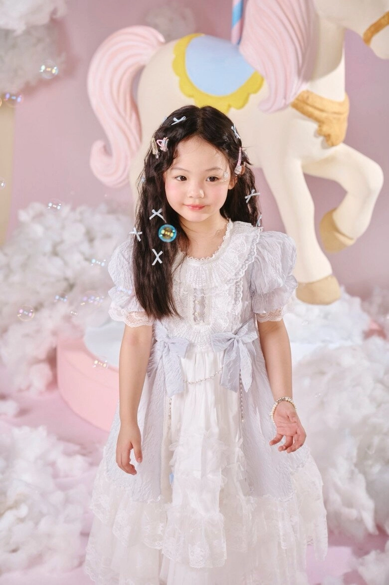 Những ông bố nổi tiếng đưa con gái nhập học chồng lê phương căng thẳng thấy rõ con trai bầu hiển chuẩn phong thái chủ tịch - 9