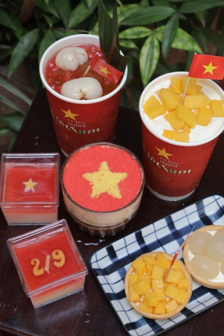 Những quán cafe rực rỡ cờ hoa dịp quốc khánh 29 lưu lại ngay để tranh thủ check-in trước khi đông nghịt khách - 1