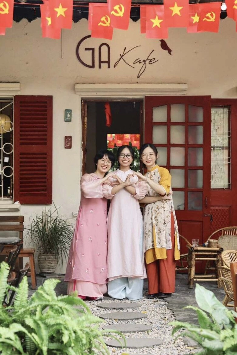 Những quán cafe rực rỡ cờ hoa dịp quốc khánh 29 lưu lại ngay để tranh thủ check-in trước khi đông nghịt khách - 7