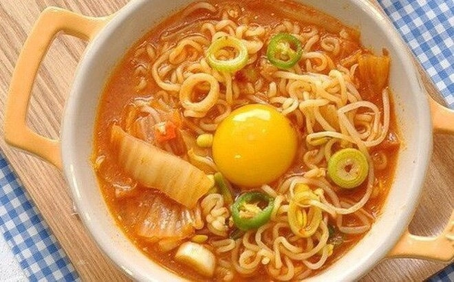 Những sự thật về mì tôm khiến bạn không thể nhìn mì như trước nữa - 1