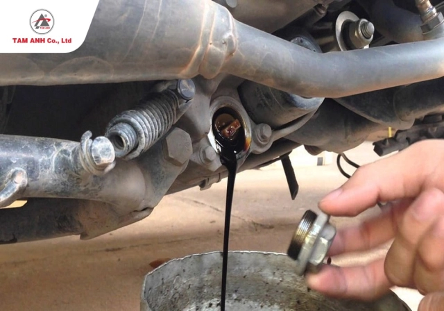 Những tác hại khi động cơ sử dụng dầu nhớt giả - 2