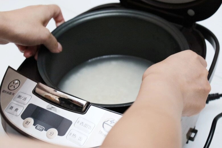 Nồi áp suất điện nấu được cơm nhưng tại sao vẫn cần mua thêm nồi cơm điện tôi đã dùng cả hai và hiểu lý do - 4