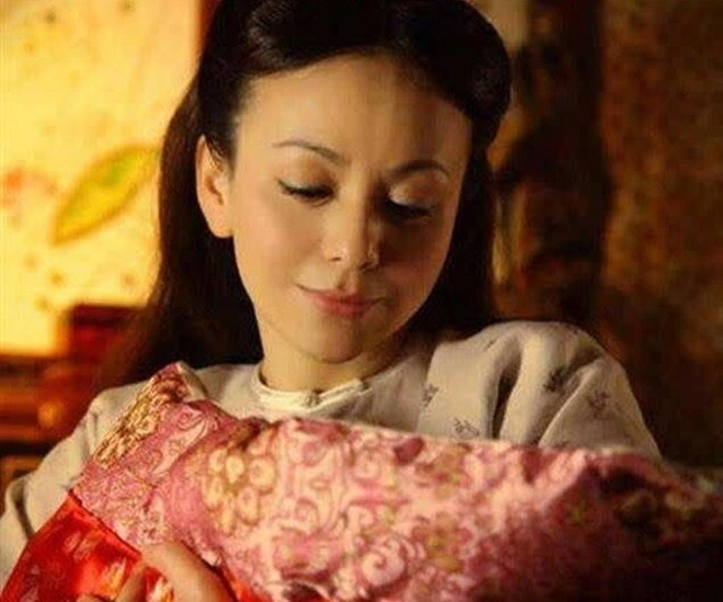 Nỗi khổ của phi tần nhà thanh khi sinh con cho vua con chào đời đã bị mang đi mất không chăm con để tránh bị thất sủng - 1