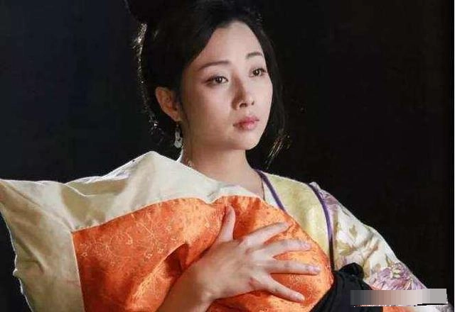 Nỗi khổ của phi tần nhà thanh khi sinh con cho vua con chào đời đã bị mang đi mất không chăm con để tránh bị thất sủng - 2