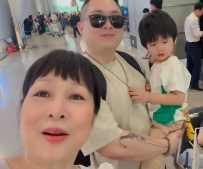 Nsnd hồng vân đón cháu ngoại lần đầu về thăm con gái xa nhà bao năm vì lấy chồng việt kiều nay đoàn tụ - 1