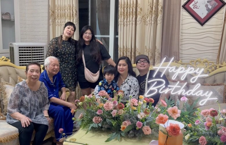 Nsnd hồng vân đón cháu ngoại lần đầu về thăm con gái xa nhà bao năm vì lấy chồng việt kiều nay đoàn tụ - 5