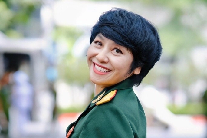 Nsnd mang quân hàm đại tá đạt học vị tiến sĩ là giám đốc trẻ đẹp ngoài 40 được mệnh danh nữ tướng - 1