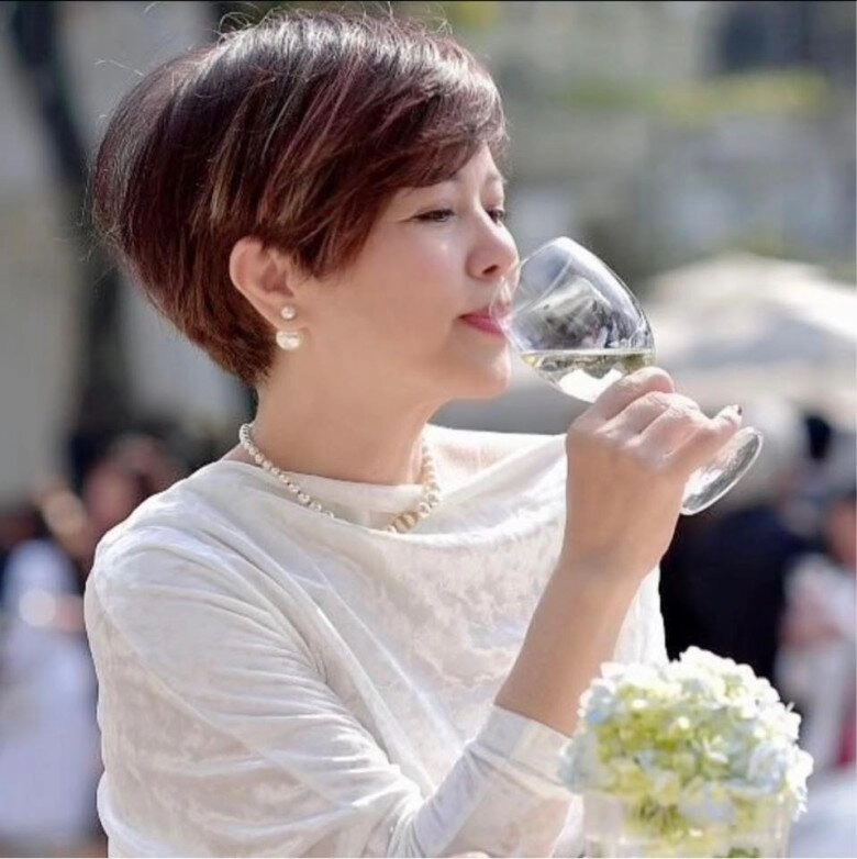 Nsnd ngọc huyền trẻ trung rạng ngời bên 2 cháu nội nsưt chí trung nói vợ cũ sống hạnh phúc hậu ly hôn - 10