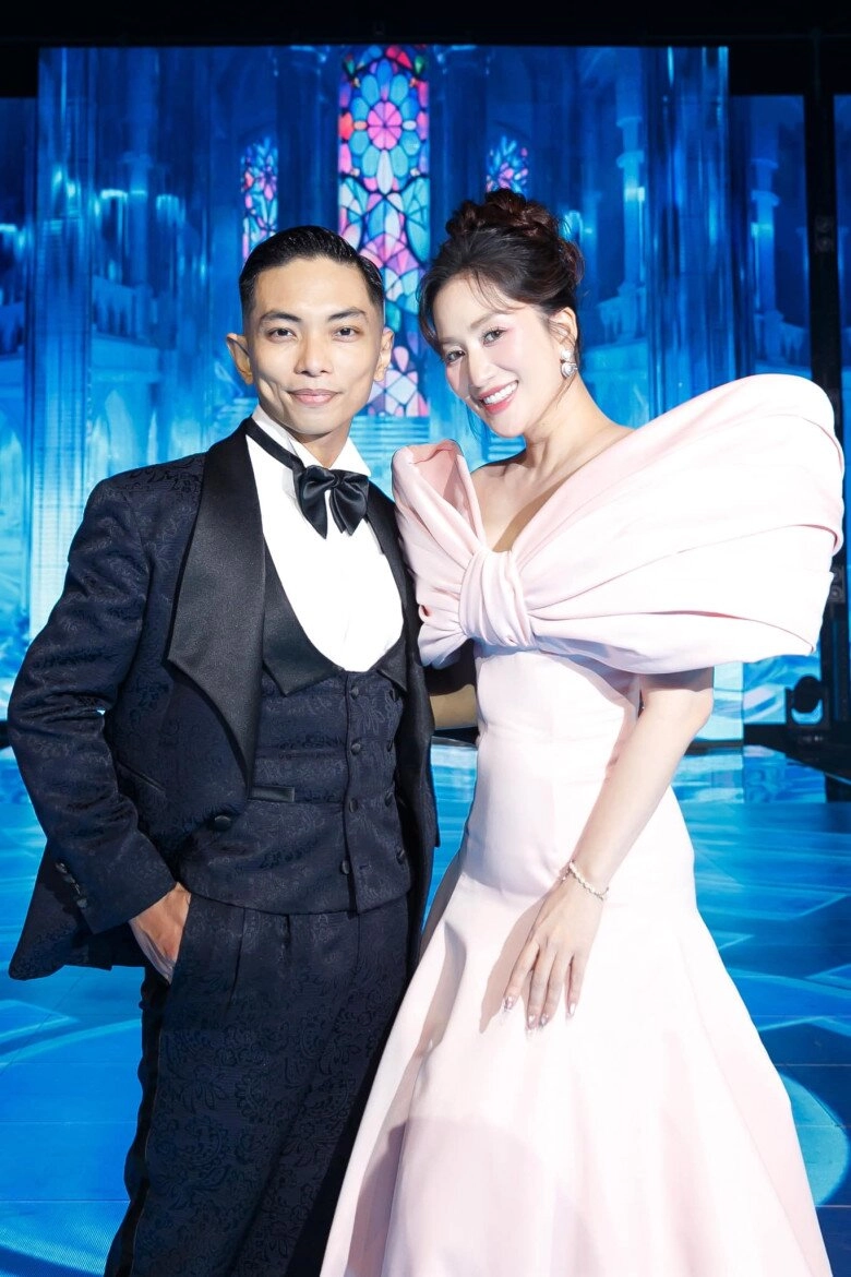 Nsnd trần ly ly và khánh thi đối thủ một thời nay người làm chủ tịch người viên mãn bên chồng kém tuổi - 4