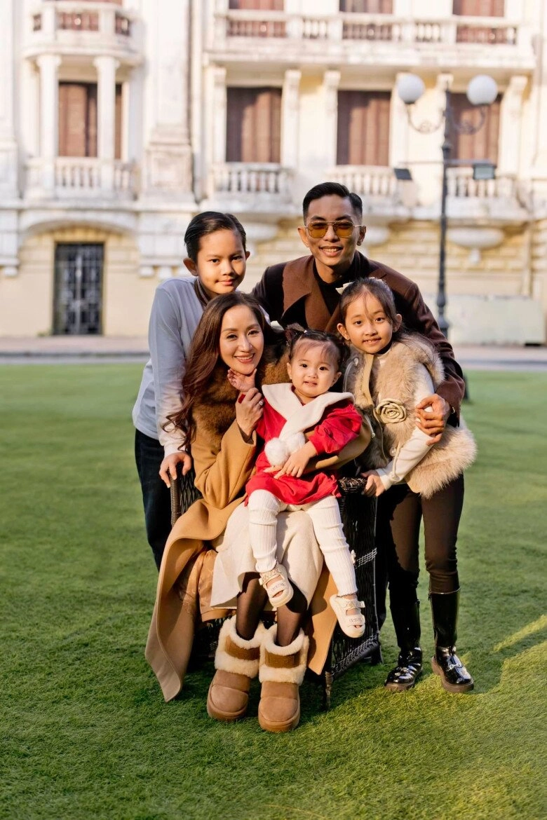 Nsnd trần ly ly và khánh thi đối thủ một thời nay người làm chủ tịch người viên mãn bên chồng kém tuổi - 6