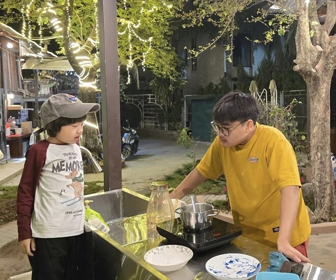 Nsnd xuân bắc đăng ảnh quý tử lọ mọ lúc nửa đêm bi béo giờ để râu làm ngoại hình khó nhận ra - 1