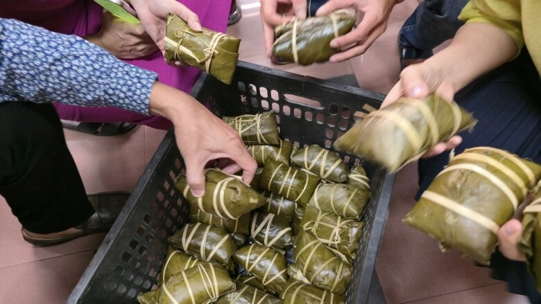 Nsnd xuân bắc đói bụng lúc nửa đêm chỉ có nồi mắm dân dã với cơm nguội cũng thấy mọi thứ lung linh - 12