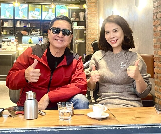 Nsưt chí trung đi hẹn hò với bạn gái kém 17 tuổi sau khi phẫu thuật bất ngờ bật mí sáng vào viện tối ra luôn - 1