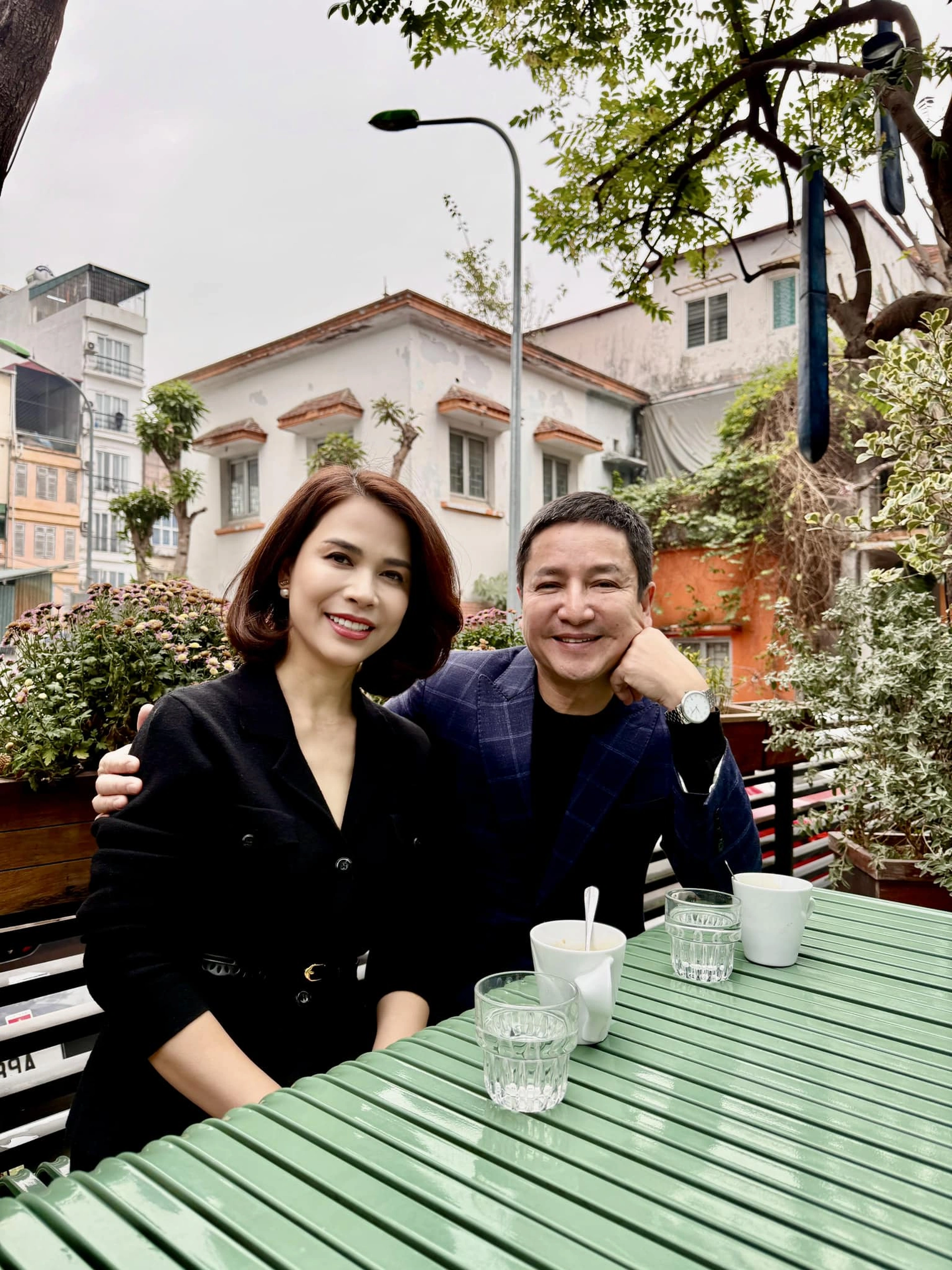 Nsưt chí trung lên tiếng khi bị hỏi chuyện có thêm con bế bồng cháu ngoại của bạn gái kém 17 tuổi - 3