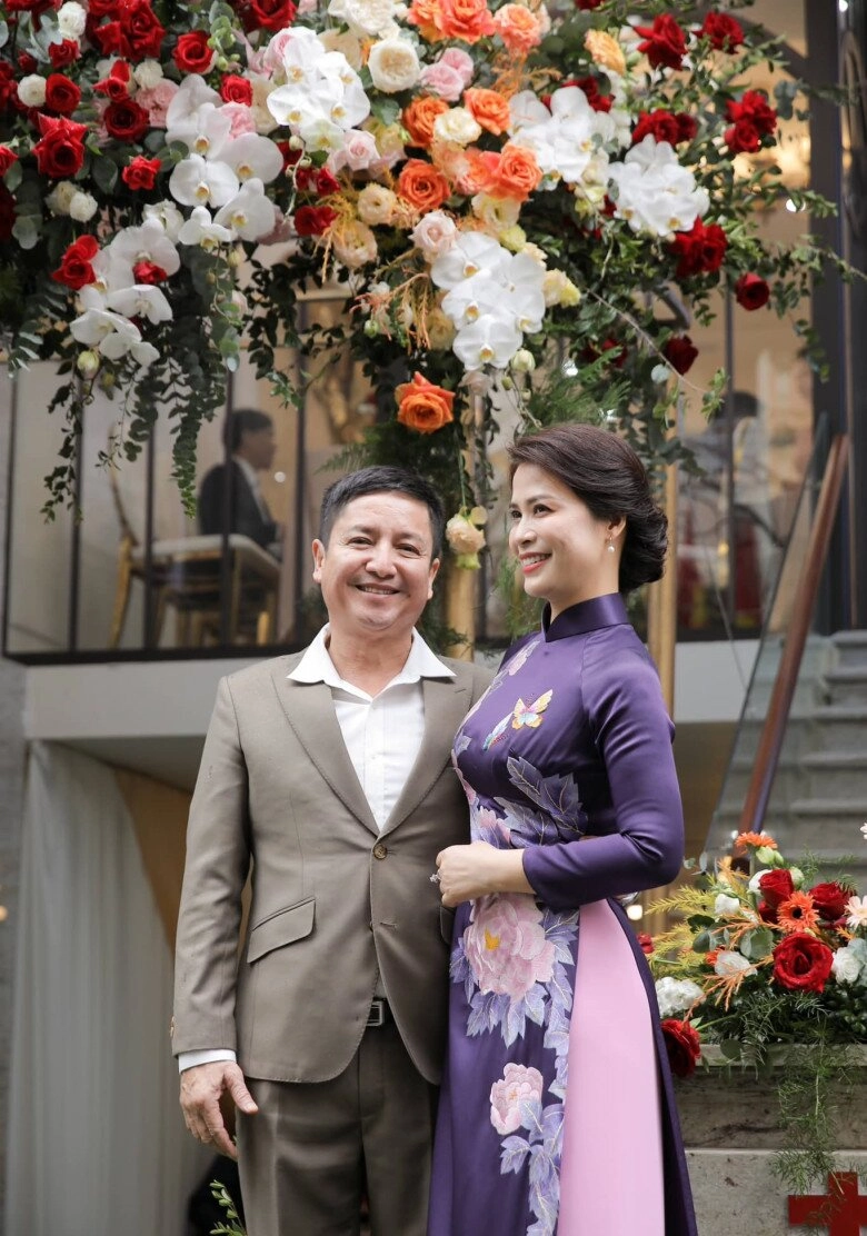 Nsưt chí trung lên tiếng khi bị hỏi chuyện có thêm con bế bồng cháu ngoại của bạn gái kém 17 tuổi - 6