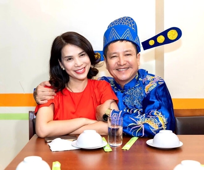Nsưt chí trung say nắng bạn gái kém 18 tuổi từ cái nhìn đầu tiên á hậu ý lan không muốn yêu người lớn tuổi - 1