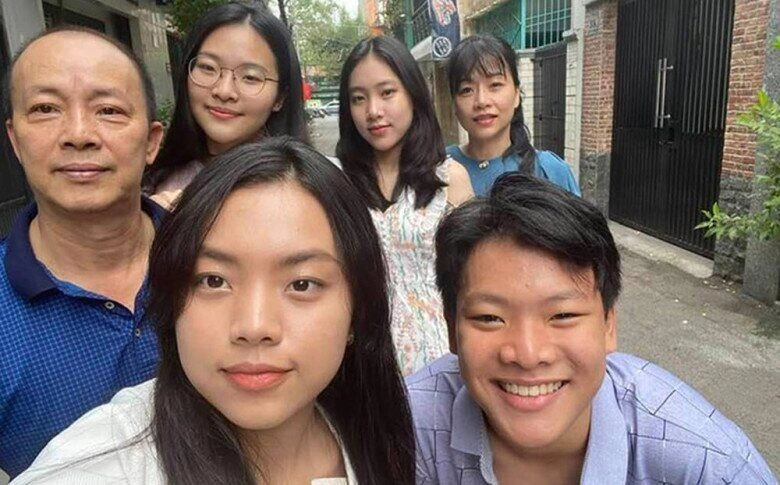 Nsưt đức hải thừa nhận hơi ác với quý tử cưới vợ kém 18 tuổi có 4 tấm bằng đại học nói tiếng anh như tây - 2
