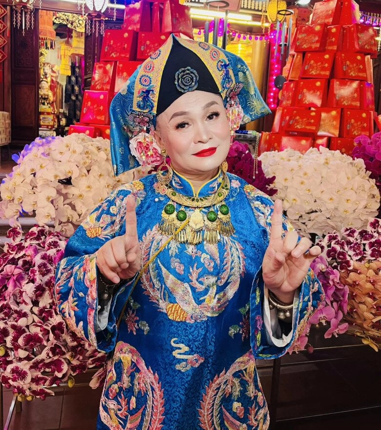 Nsưt xuân hinh khoe ảnh thời sung sức thì nghèo phong độ ngời ngời thân mật với gái xinh hóa ra là diva hàng đầu - 3