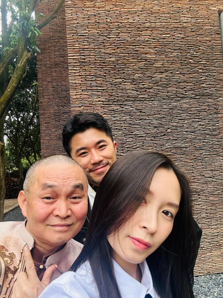 Nsưt xuân hinh khoe ảnh thời sung sức thì nghèo phong độ ngời ngời thân mật với gái xinh hóa ra là diva hàng đầu - 9