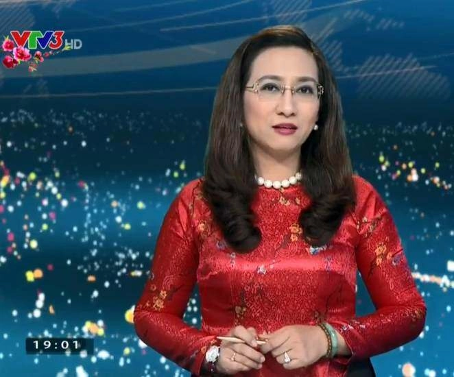 Nữ btv dẫn thời sự vtv 20 năm có chồng hơn 21 tuổi đầu tư 1 tỷnăm tiền học cho 2 con - 1