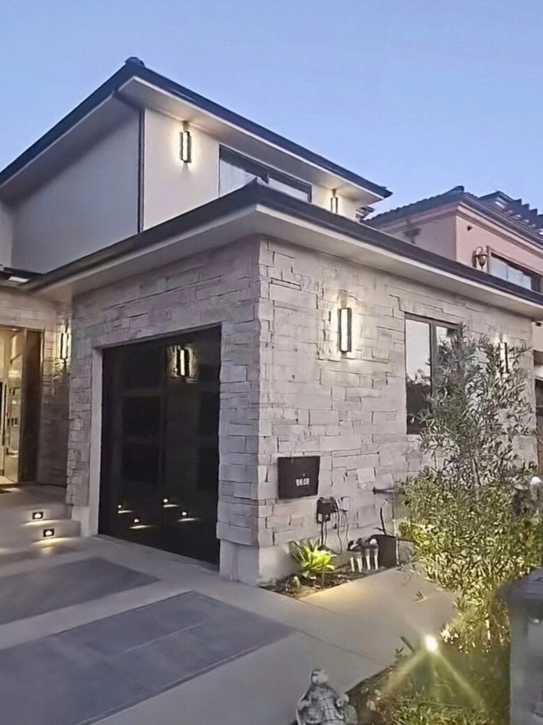 Nữ ca sĩ việt từng ăn nhờ ở đậu trong chùa nay có biệt thự ven biển đẹp như mơ ở mỹ - 4