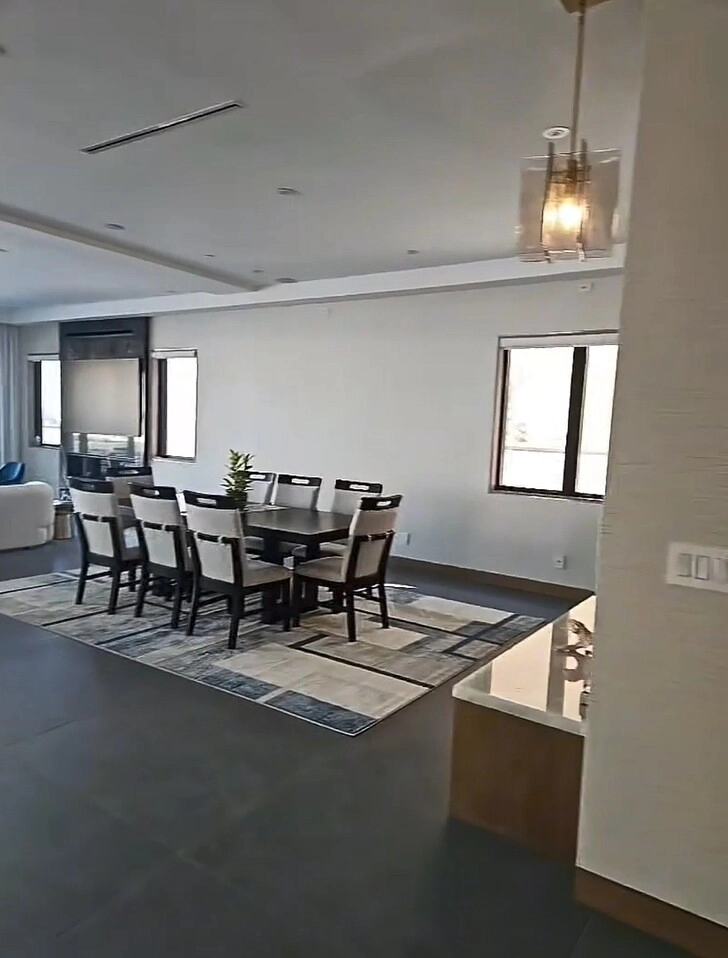 Nữ ca sĩ việt từng ăn nhờ ở đậu trong chùa nay có biệt thự ven biển đẹp như mơ ở mỹ - 13