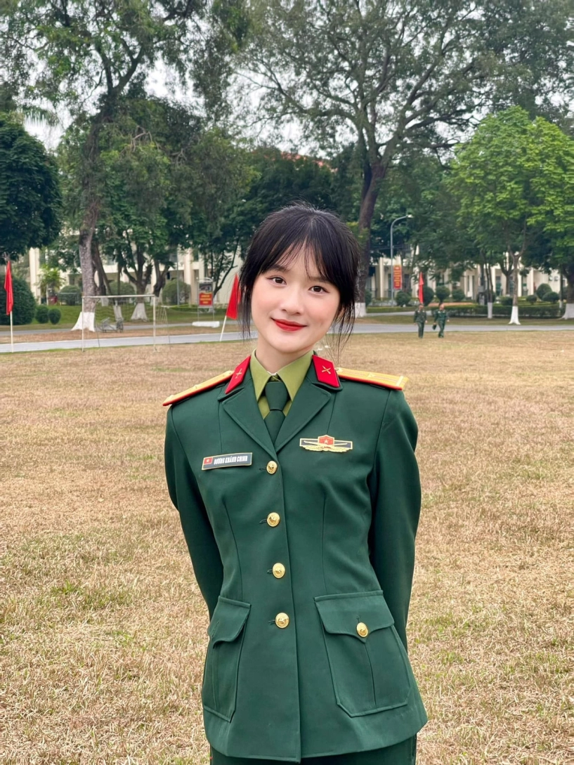 Nữ chiến sĩ khối quân y đốn tim với nhan sắc ngọt ngào - 8