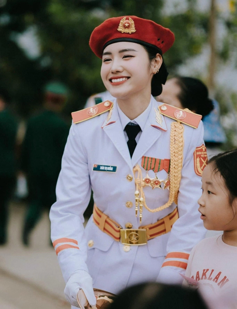 Nữ chiến sĩ quân nhạc quê bắc giang đang gây sốt trong khối diễu binh 304 là ai - 5