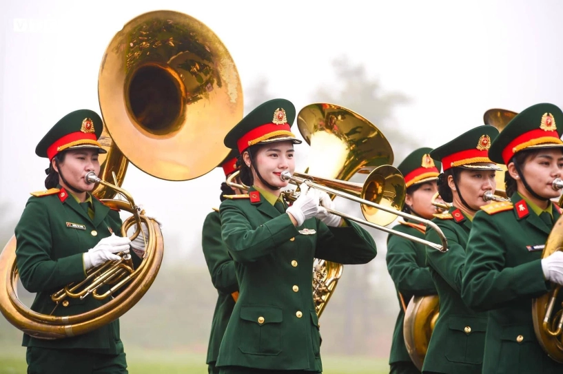 Nữ chiến sĩ quân nhạc quê bắc giang đang gây sốt trong khối diễu binh 304 là ai - 7
