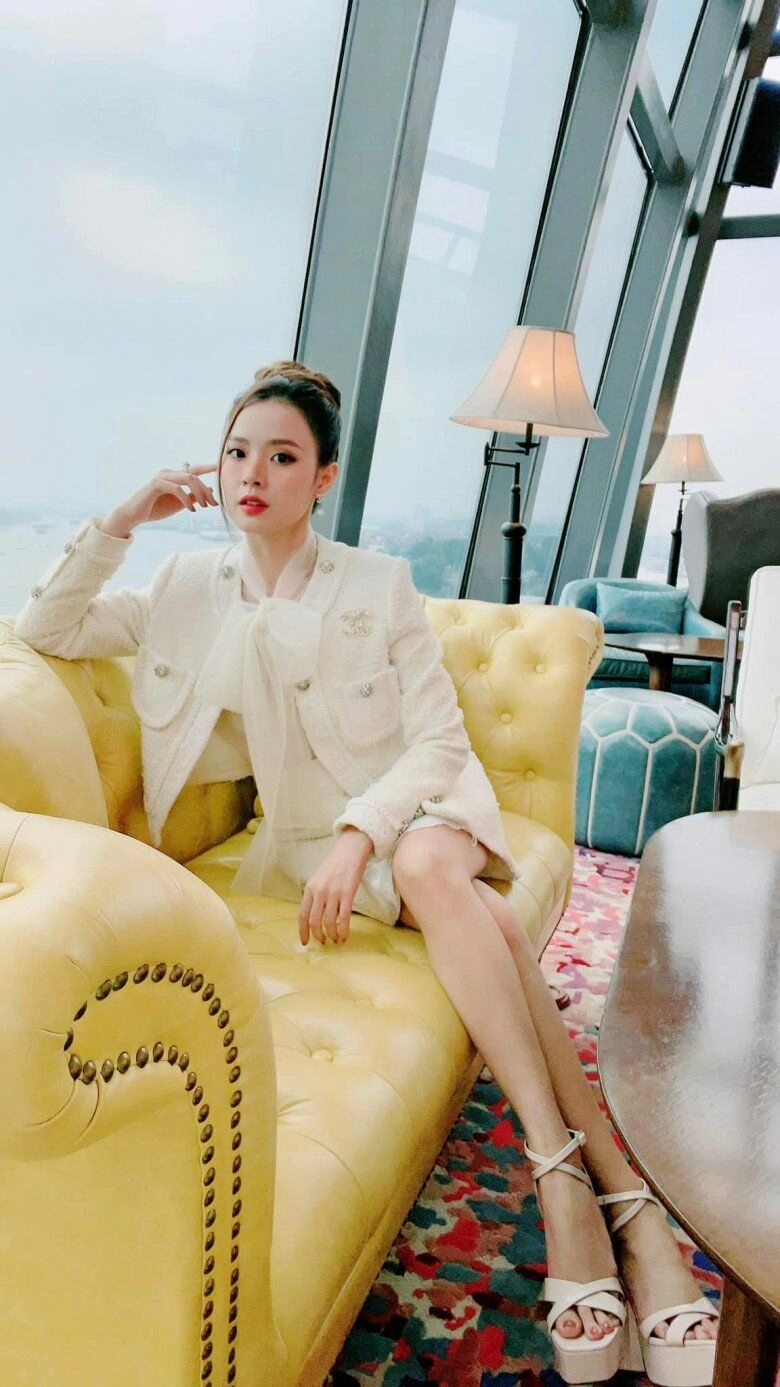 Nữ giảng viên nhiều sổ đất nhất vbiz có nhan sắc xinh đẹp như tiên đi làm mỗi ngày một bộ không trùng lặp - 20
