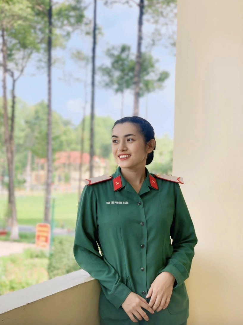 Nữ hạ sĩ quê đồng nai thuộc khối biệt động sài gòn gây sốt khi diễu binh nhan sắc đời thực thế nào - 3