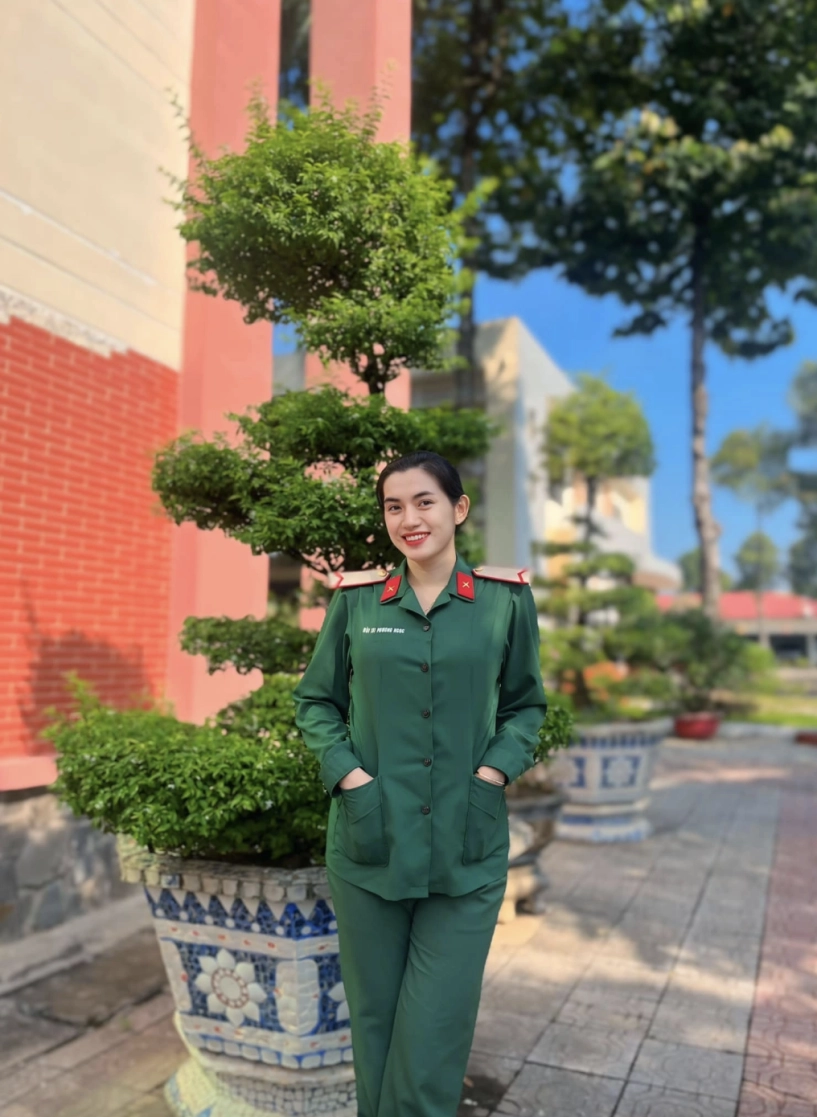 Nữ hạ sĩ quê đồng nai thuộc khối biệt động sài gòn gây sốt khi diễu binh nhan sắc đời thực thế nào - 4