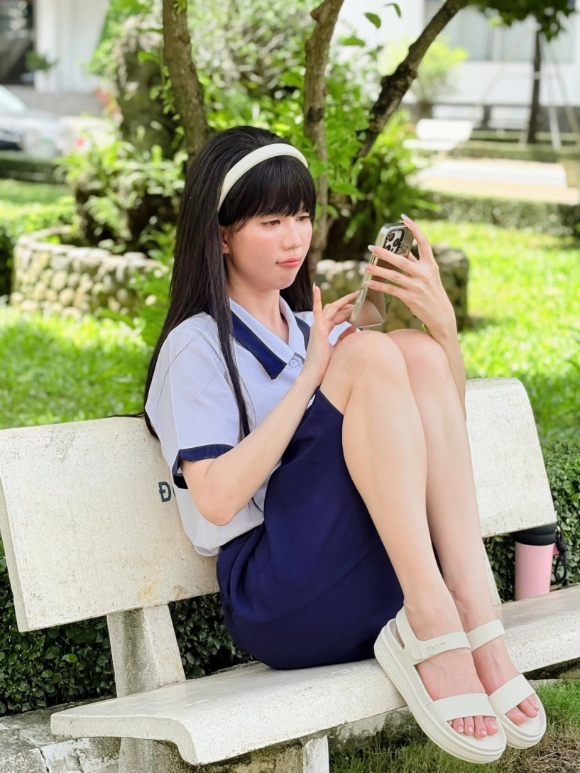 nữ hoàng nội y khiến fan dụi mắt với hình tượng nữ sinh ngọt ngào - 2