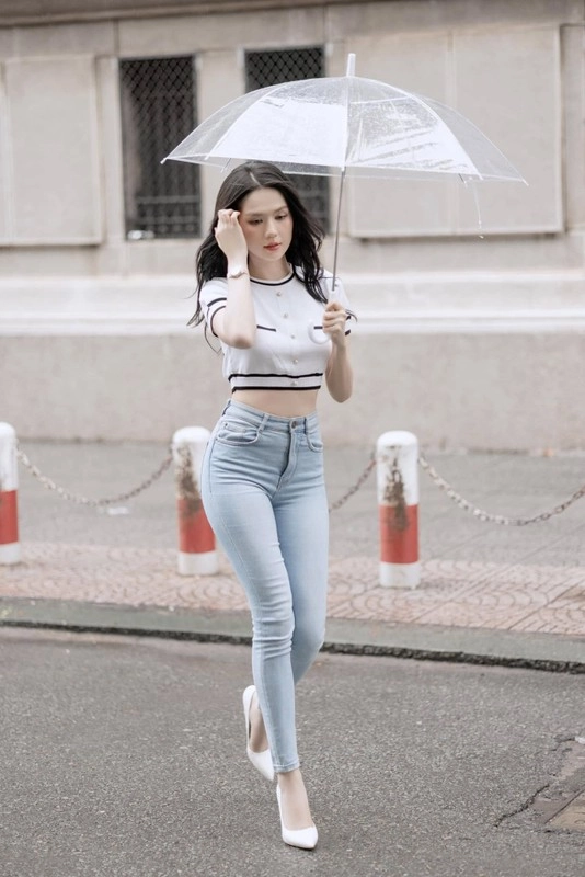 nữ hoàng nội y tuổi u40 sở hữu vòng eo rắn nước gợi cảm - 1