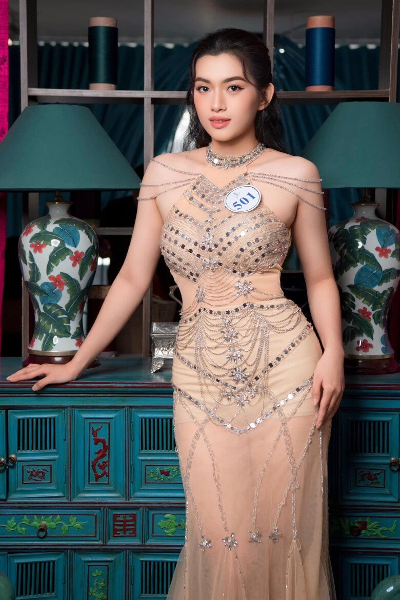 Nữ mc là hạ sĩ hiếm hoi tham gia diễu binh 29 từng thi hoa hậu việt nam viết đơn tình nguyện nhập ngũ - 6