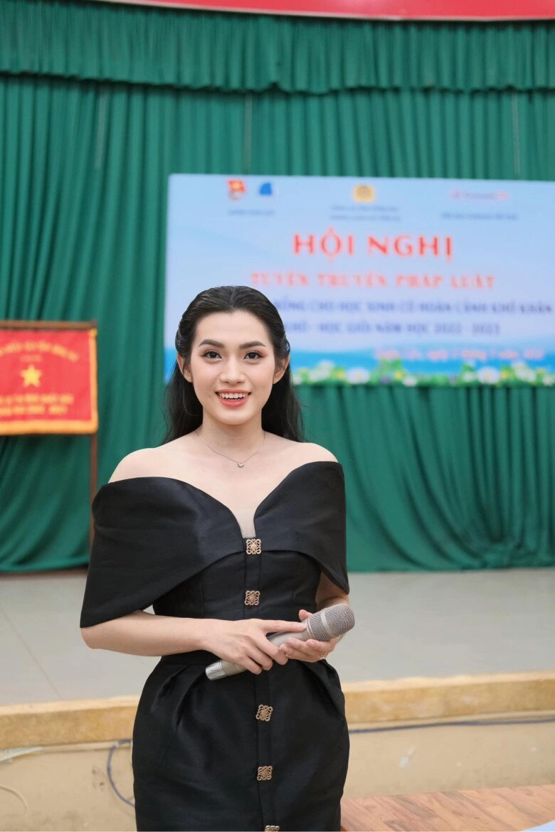 Nữ mc là hạ sĩ hiếm hoi tham gia diễu binh 29 từng thi hoa hậu việt nam viết đơn tình nguyện nhập ngũ - 7