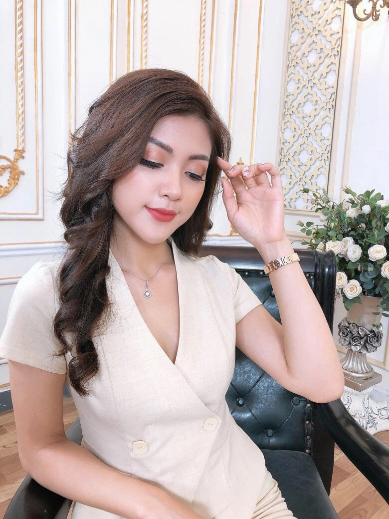 Nữ mc mặc bikini dẫn world cup từng gây nghẽn sóng nhà đài cuộc sống như mơ sau khi bất ngờ lấy chồng - 4