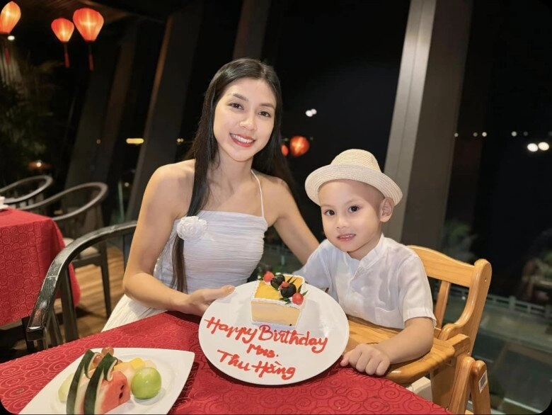 Nữ mc mặc bikini dẫn world cup từng gây nghẽn sóng nhà đài cuộc sống như mơ sau khi bất ngờ lấy chồng - 15
