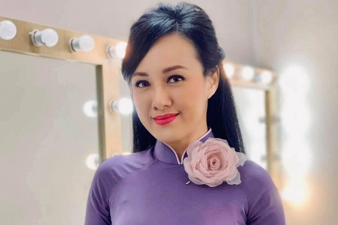 Nữ mc rời vtv bỏ phố về quê bị nói cố sinh con trai cho chồng đại gia - 3