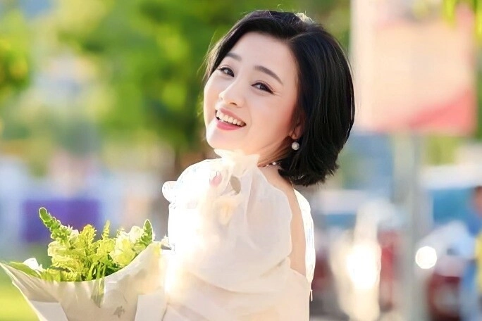 Nữ nsưt có đôi mắt ngây thơ nhất màn ảnh việt kết hôn ở tuổi u50 và không thích được chồng cho tiền tiêu - 4