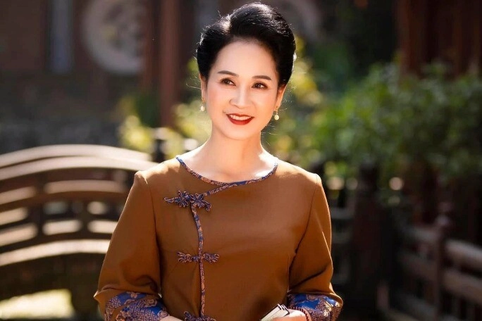 Nữ nsưt con nhà nòi từng nếm trải cuộc hôn nhân kéo dài 14 ngày đến 3 đời chồng mới tìm được hạnh phúc - 1