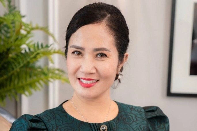Nữ nsưt là đệ nhất mỹ nhân sài thành nhận cát xê 2000 usd khi mới 16 tuổi đẹp không kém hoa hậu u40 toàn mặc khoét sâu khoe dáng đẫy đà - 1