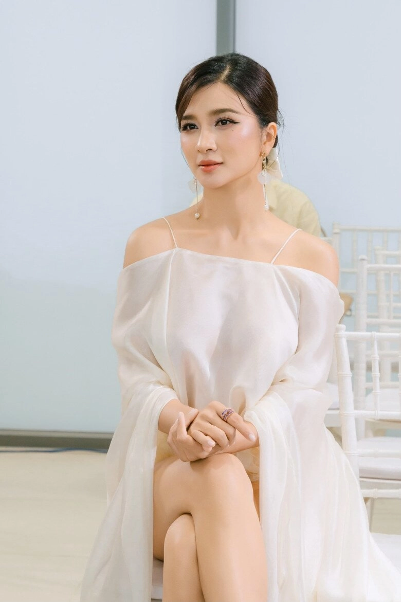 Nữ nsưt mang tiếng tẩy trắng cho vợ quý bình ngoài đời đồng cảnh làm mẹ đơn thân từng khổ vì là người thứ 3 - 7