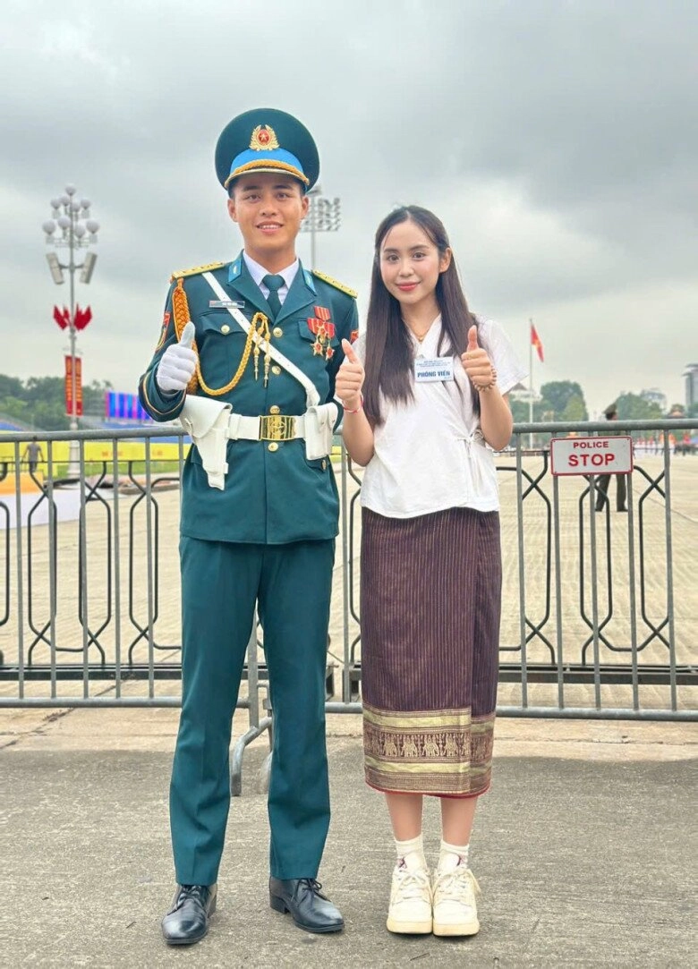 Nữ phóng viên người lào đẹp như hoa hậu tác nghiệp diễu binh từ chối du học mỹ nhận học bổng thạc sĩ tại việt nam - 7