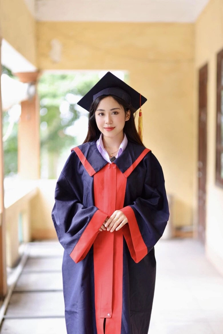 Nữ phóng viên người lào đẹp như hoa hậu tác nghiệp diễu binh từ chối du học mỹ nhận học bổng thạc sĩ tại việt nam - 14